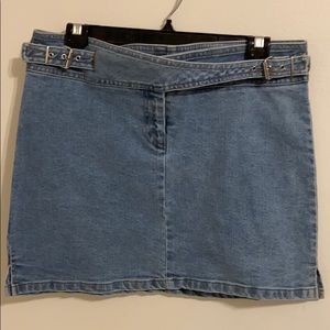 Cello USA Light Blue Denim Mini Skirt Size M.